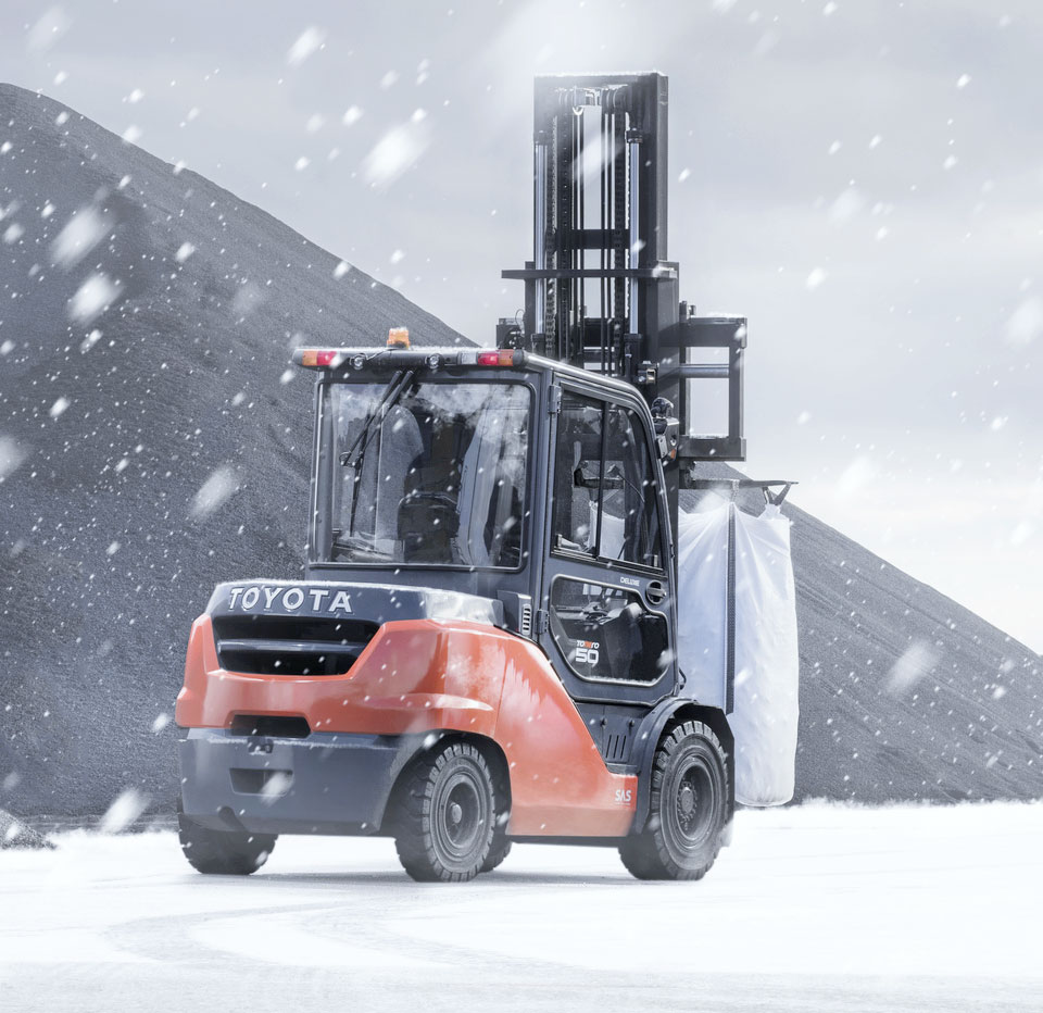 Przewodnik utrzymania wózka widłowego zimą Toyota Forklift