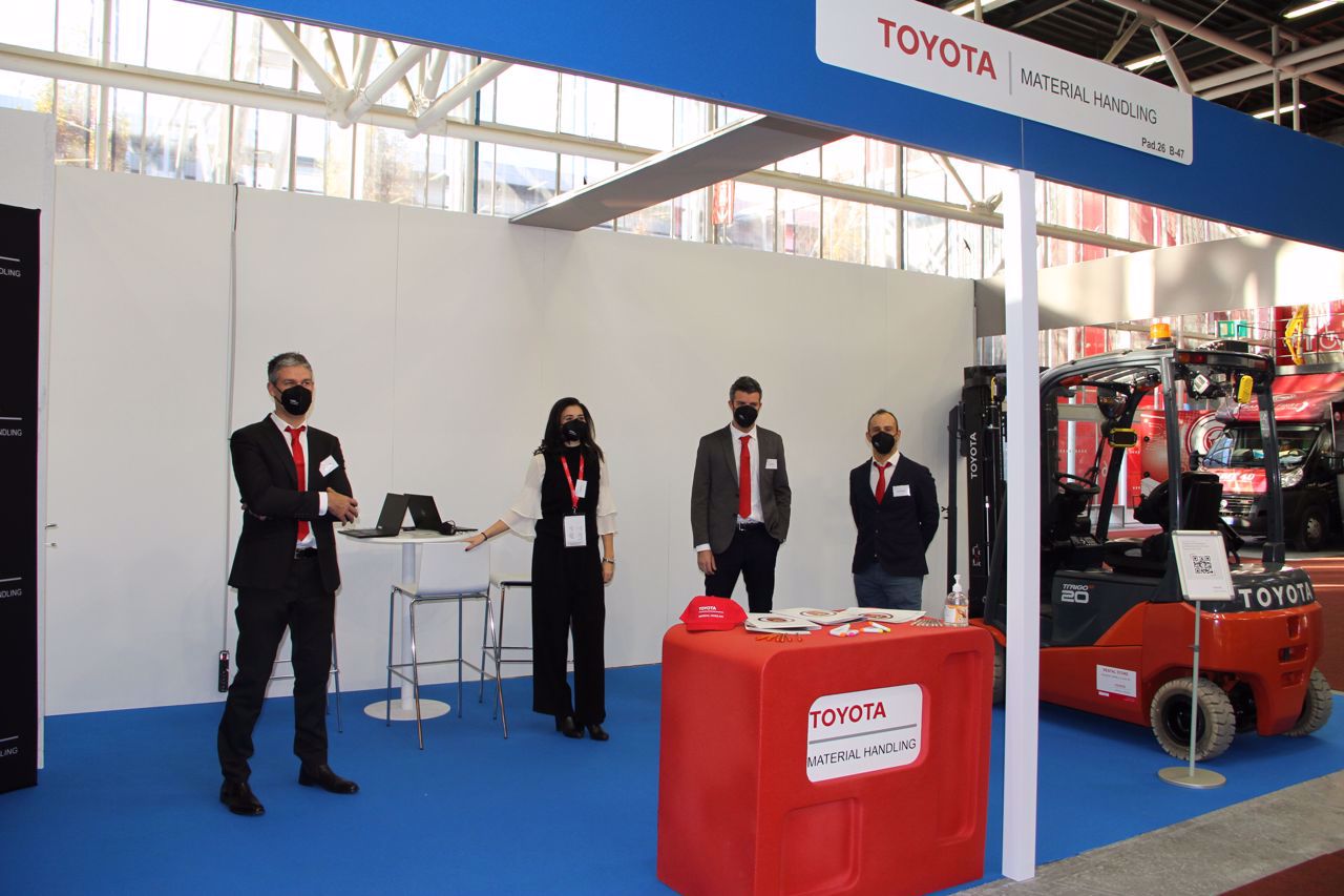 Stand-Personale-Toyota.jpg